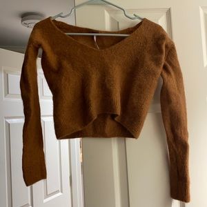 Free People long sleeve fuzzy crop-top!